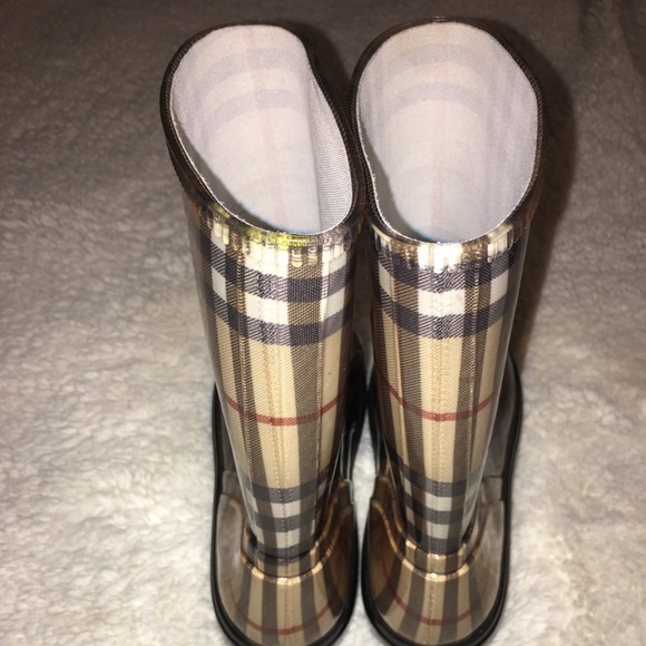 Burberry - Picture 3 of 8